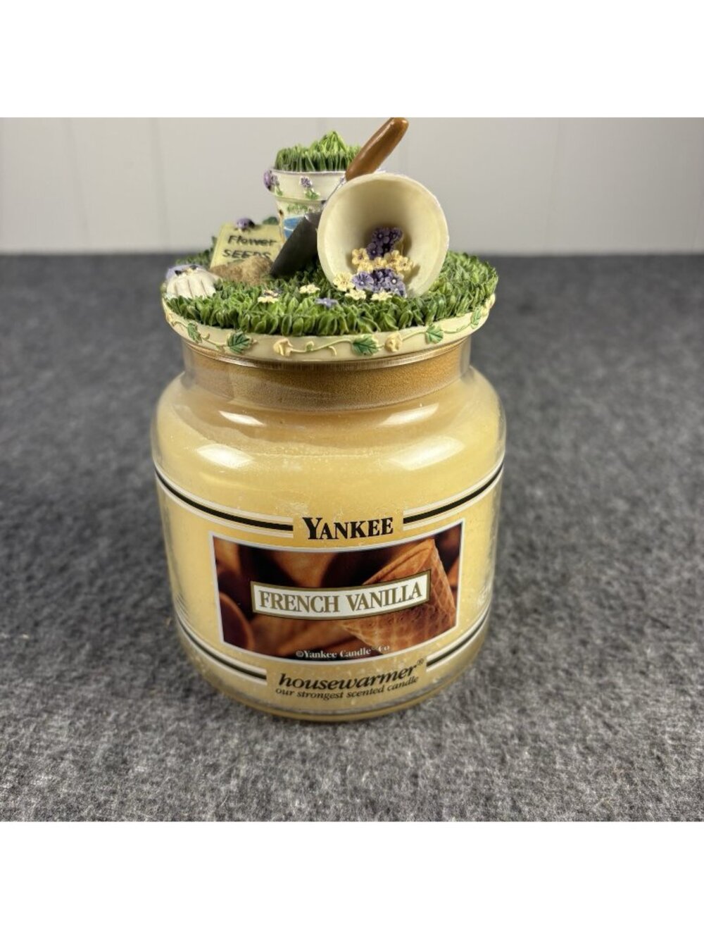 Yankee Candle French Vanilla 14.5 oz Garden Lid Unlit New